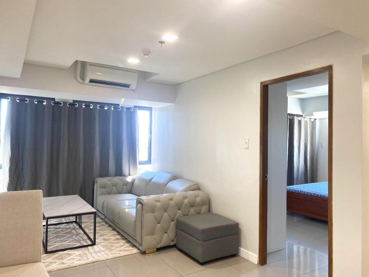 Sapphire Seaview Park Aparthotel Manila Bagian luar foto